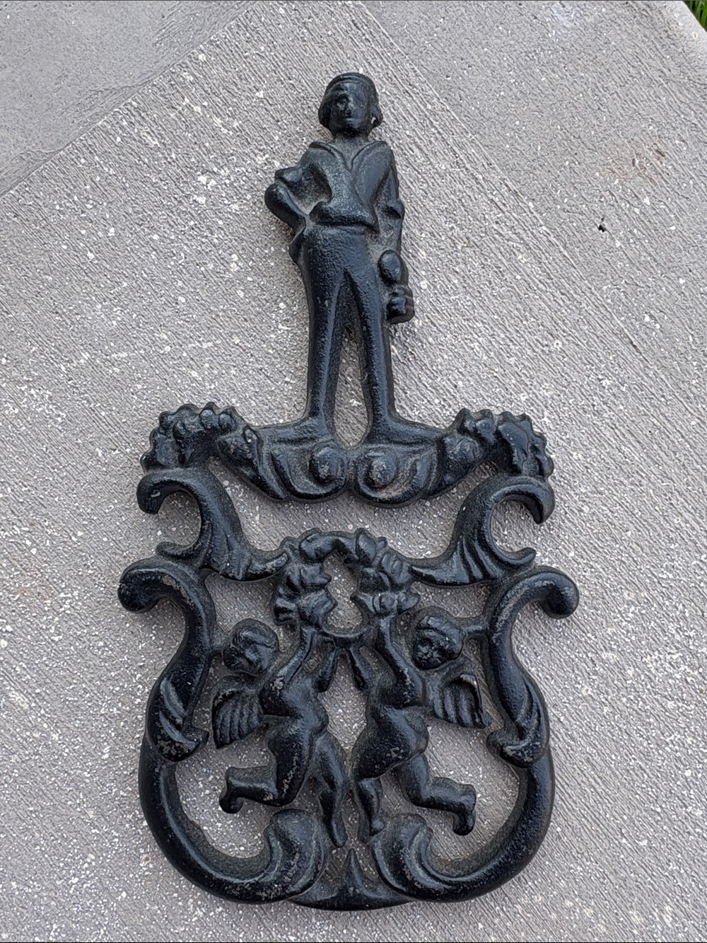 1955 VTG cast iron trivet